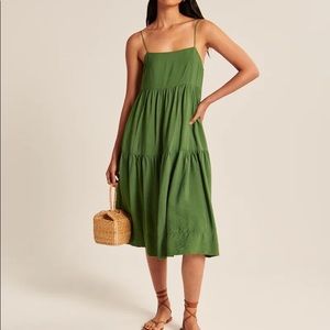 NWT Abercrombie Tiered Trapeze Midi Dress